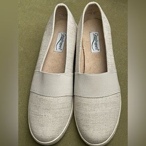 Grasshoppers womens slip-on canvas shoes.